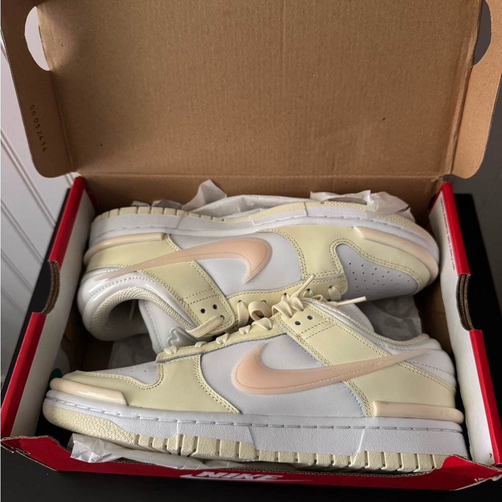 Nike Dunk Low Twist - Size 10 Women/8.5 Men (Coconut Milk/ Guava Ice DZ2794-104)